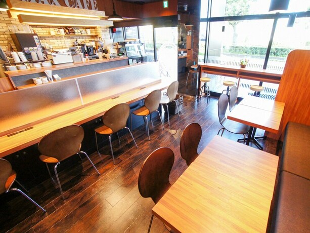 Imagen del bar/restaurante del Hotel Livemax, Hashima Ekimae. Foto 16