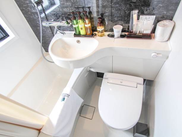 Imagen de la habitación del Hotel Livemax Kyoto Teramachidori. Foto 8