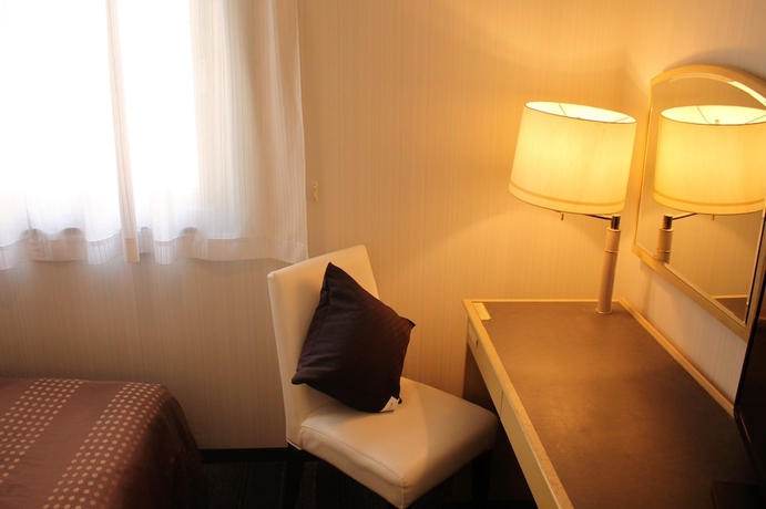 Imagen de la habitación del Hotel Livemax Otemae. Foto 9