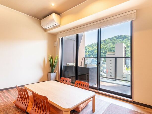 Imagen de la habitación del Hotel Livemax Resort Atami Ocean. Foto 20