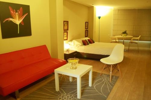 Imagen de la habitación del Hotel Living 55. Foto 7