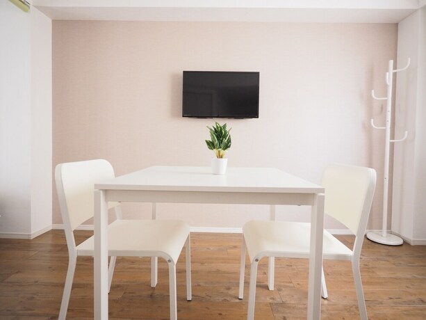 Imagen de la habitación del Hotel Living CUBE Tabata Station. Foto 32