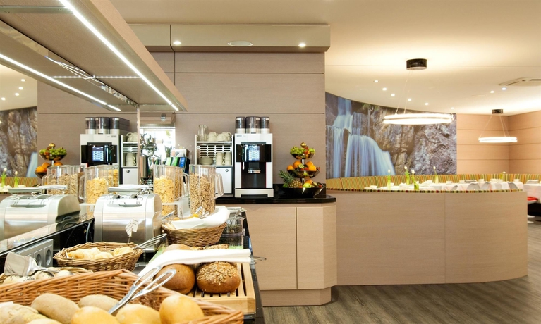 Imagen del bar/restaurante del Hotel Living Düsseldorf. Foto 4