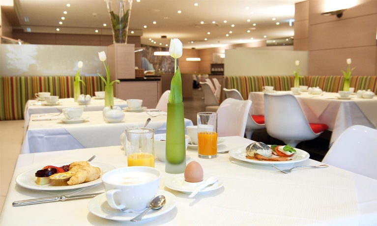 Imagen del bar/restaurante del Hotel Living Düsseldorf. Foto 9