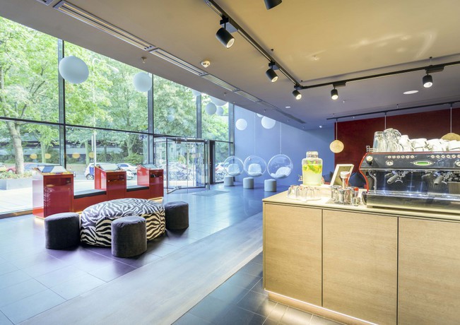 Imagen del bar/restaurante del Hotel Living Frankfurt. Foto 14