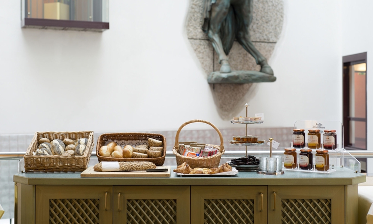 Imagen del bar/restaurante del Hotel Living Großer Kurfürst. Foto 2