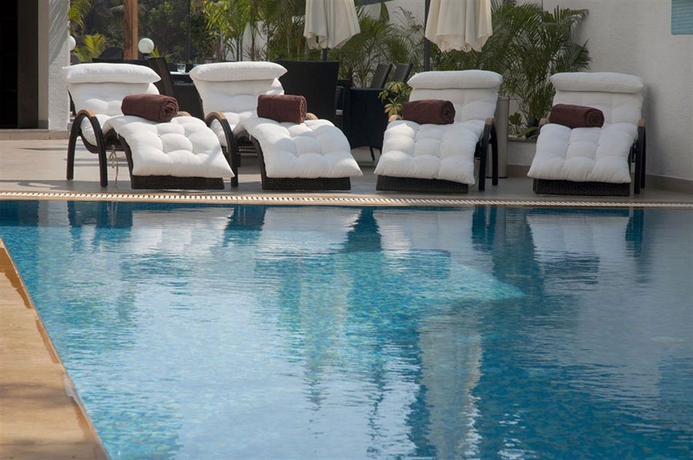 Imagen de la piscina del Hotel Living Room By Seasons Hotels. Foto 13