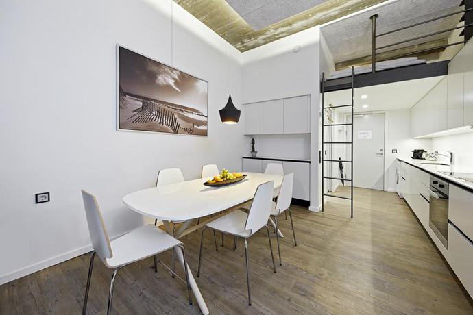Imagen de los interiores del Hotel Living Suites. Foto 14