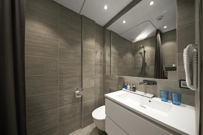 Imagen de los interiores del Hotel Living Suites. Foto 16