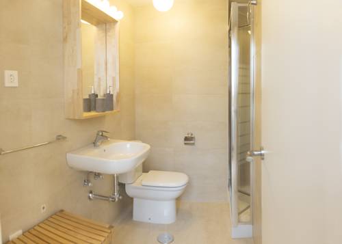 Imagen de la habitación del Hotel Living4Malaga Suites Superior. Foto 3