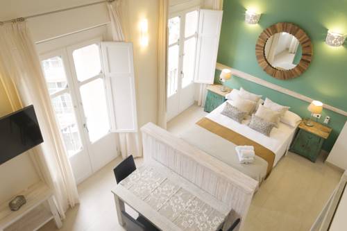 Imagen de la habitación del Hotel Living4Malaga Suites Superior. Foto 5