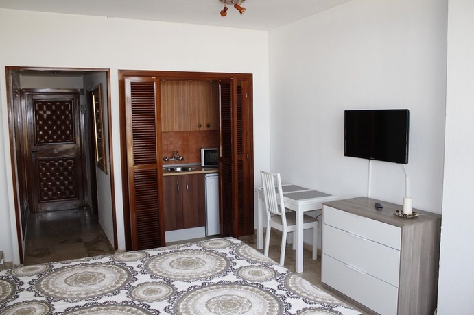 Imagen de la habitación del Hotel Living4Torremolinos. Foto 3