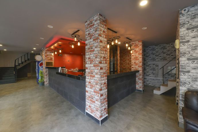 Imagen de los interiores del Hotel Livit70\'s hotel and hostel. Foto 14