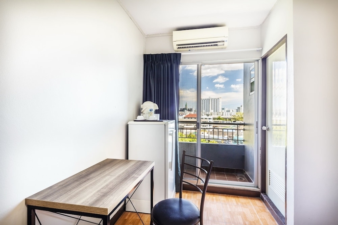 Imagen de la habitación del Hotel Livotel Express Bang Kruai. Foto 13