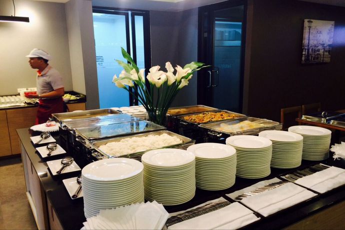 Imagen de los interiores del Hotel Livotel Kaset Nawamin Bangkok. Foto 16