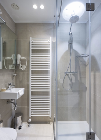 Imagen de la habitación del Hotel Livris. Foto 9