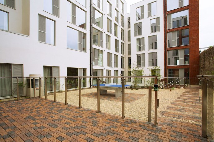 Imagen de los exteriores del Hotel Livstudent Dublin. Foto 13