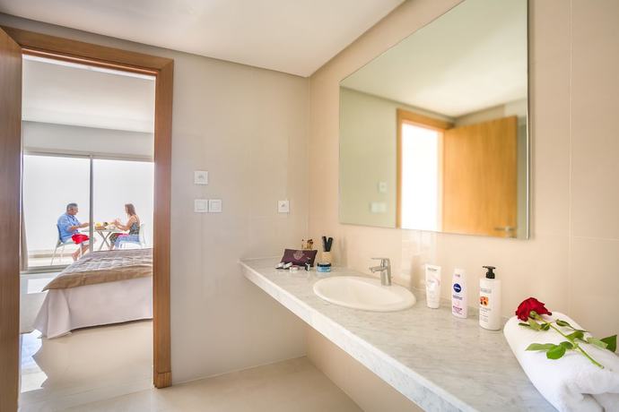 Imagen de la habitación del Hotel Lixus Beach Resort. Foto 11