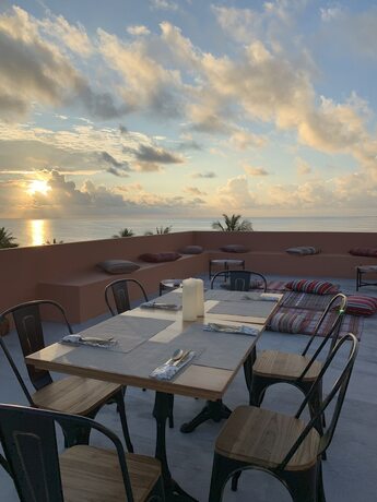 Imagen del bar/restaurante del Hotel Liyela Retreat Maldives. Foto 11