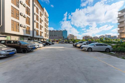 Imagen general del Hotel Liying - Guangzhou Baiyun International Airport Yingbin Avenue. Foto 2