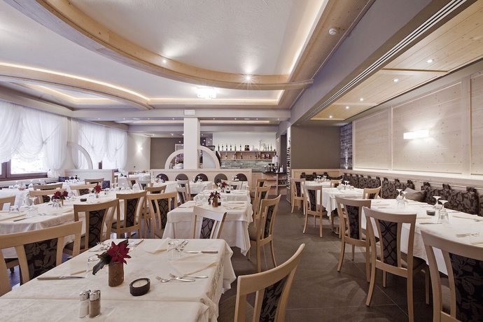 Imagen del bar/restaurante del Hotel Liz & Apartments. Foto 4
