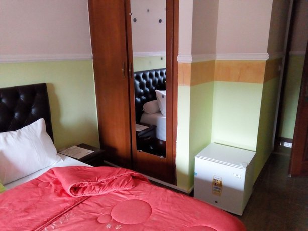 Imagen de la habitación del Hotel Liza H&ocirc;tel. Foto 9