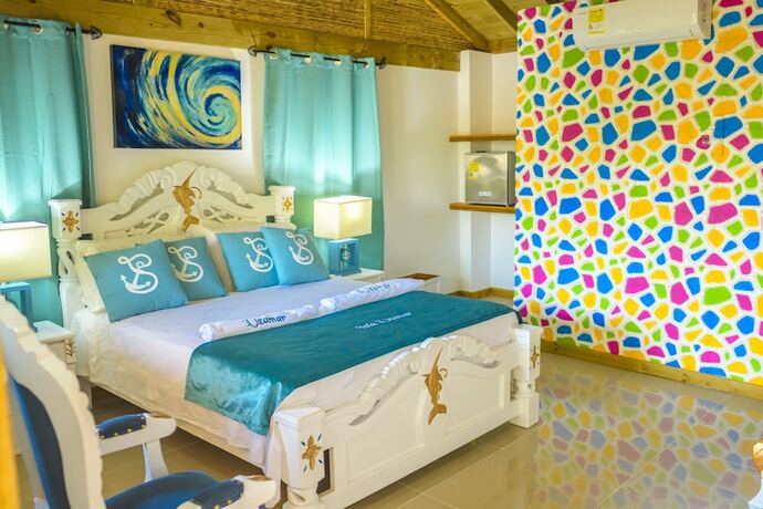 Imagen de la habitación del Hotel Lizamar. Foto 16