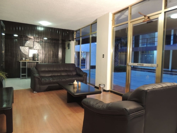 Imagen de los interiores del Hotel Lizbeth. Foto 15