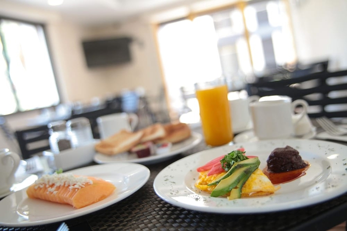 Imagen del bar/restaurante del Hotel Lizbeth. Foto 4