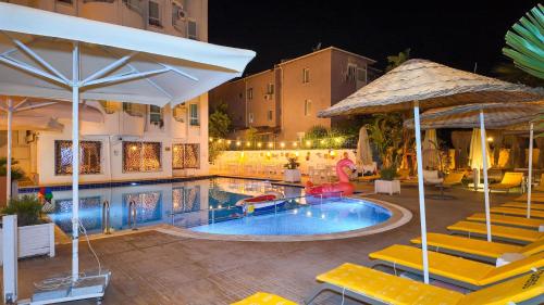 Imagen general del Hotel Lizbonia &Ccedil;eşme. Foto 8