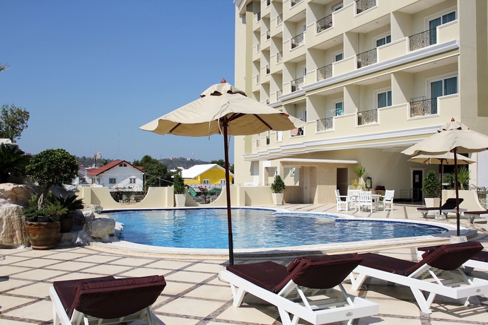 Imagen general del Hotel Lk Crystal Place. Foto 1