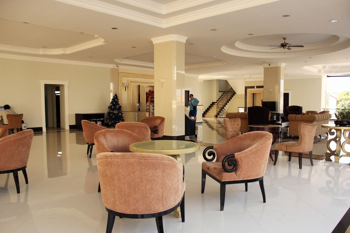 Imagen del bar/restaurante del Hotel Lk Crystal Place. Foto 2