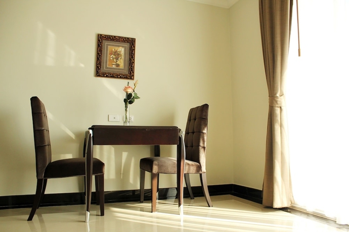 Imagen de la habitación del Hotel Lk Crystal Place. Foto 9