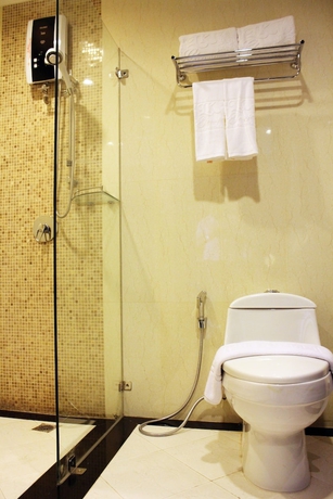 Imagen de la habitación del Hotel Lk Crystal Place. Foto 16