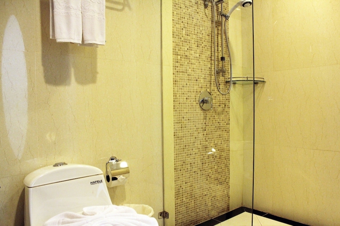 Imagen de la habitación del Hotel Lk Crystal Place. Foto 17
