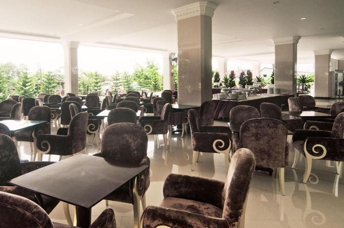 Imagen del bar/restaurante del Hotel Lk Grand Living Place. Foto 14