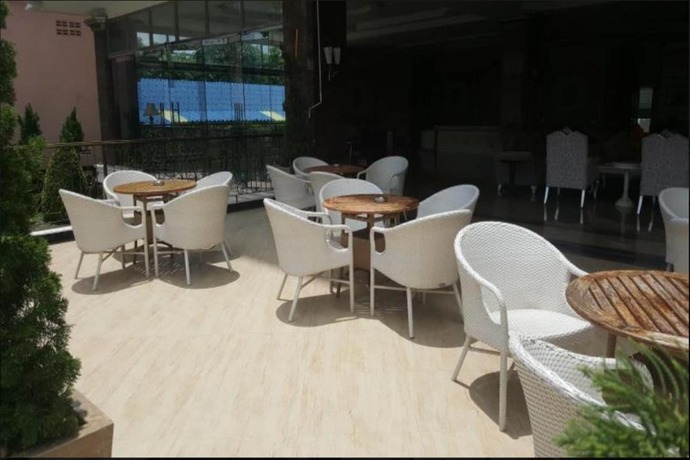 Imagen de los exteriores del Hotel Lk Noble Suite. Foto 11