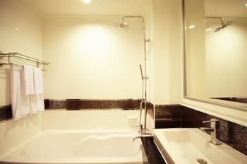 Imagen de la habitación del Hotel Lk Premier. Foto 5