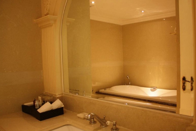 Imagen de la habitación del Hotel Lk The Empress Pattaya. Foto 6