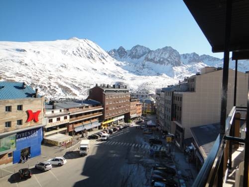 Imagen general del Hotel Llac Negre. Foto 17