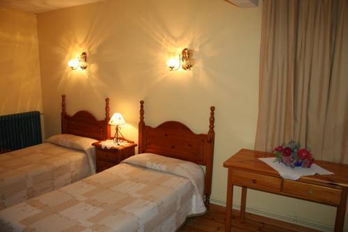 Imagen de la habitación del Hotel Llacs De Cardos. Foto 4