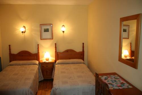 Imagen de la habitación del Hotel Llacs De Cardos. Foto 7