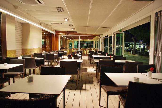 Imagen del bar/restaurante del Hotel Llafranch. Foto 7