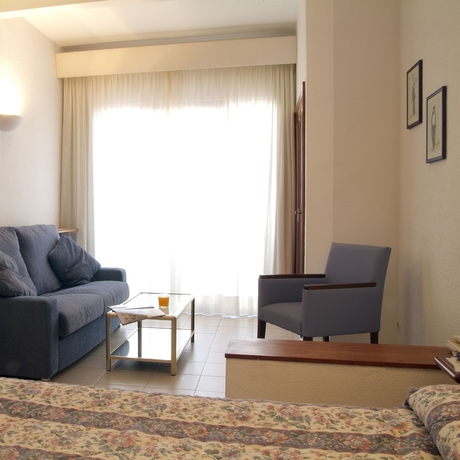 Imagen de la habitación del Hotel Llafranch. Foto 15