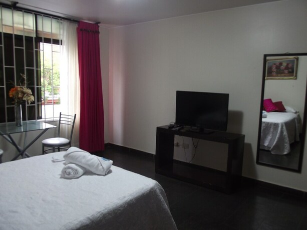 Imagen de la habitación del Hotel Llama Brothers. Foto 4