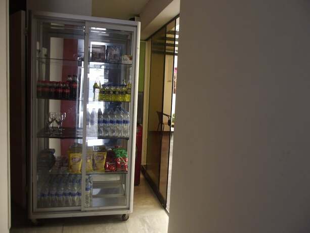 Imagen de los interiores del Hotel Llama Brothers. Foto 17