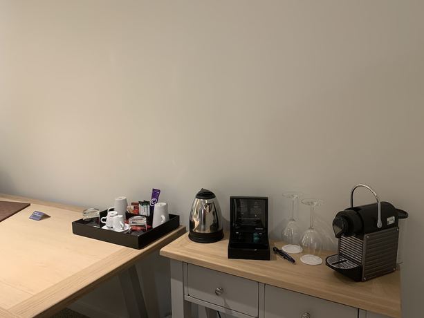 Imagen de la habitación del Hotel Llanerch Vineyard. Foto 7