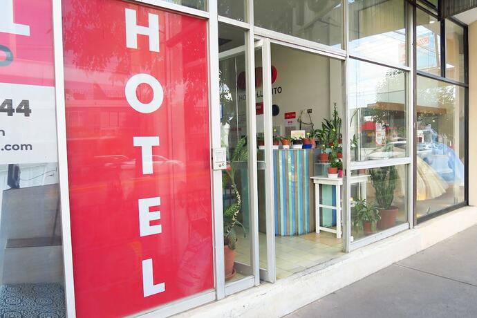 Imagen general del Hotel Llanito. Foto 5