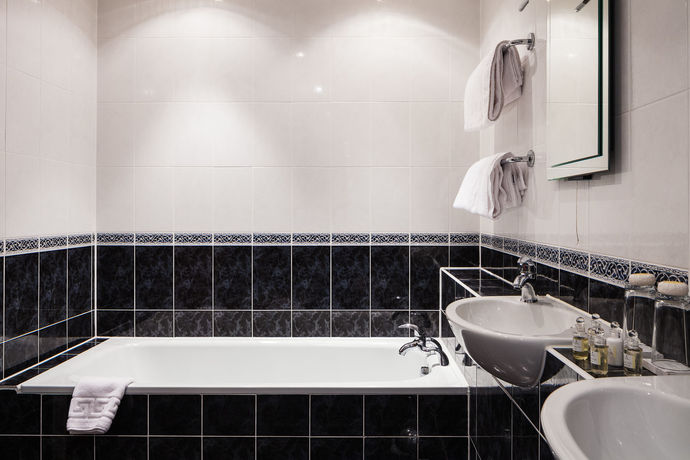 Imagen de los exteriores del Hotel Llansantffraed Court. Foto 14