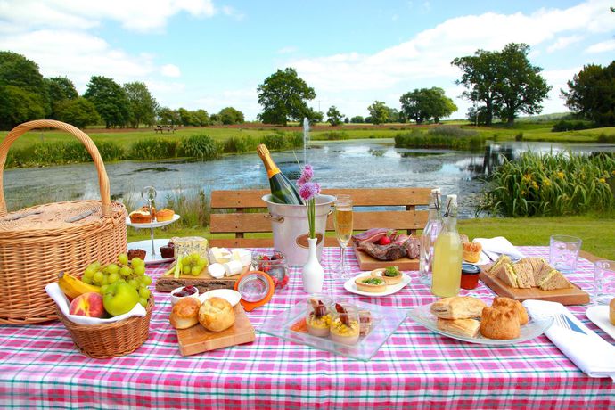 Imagen del bar/restaurante del Hotel Llansantffraed Court. Foto 5